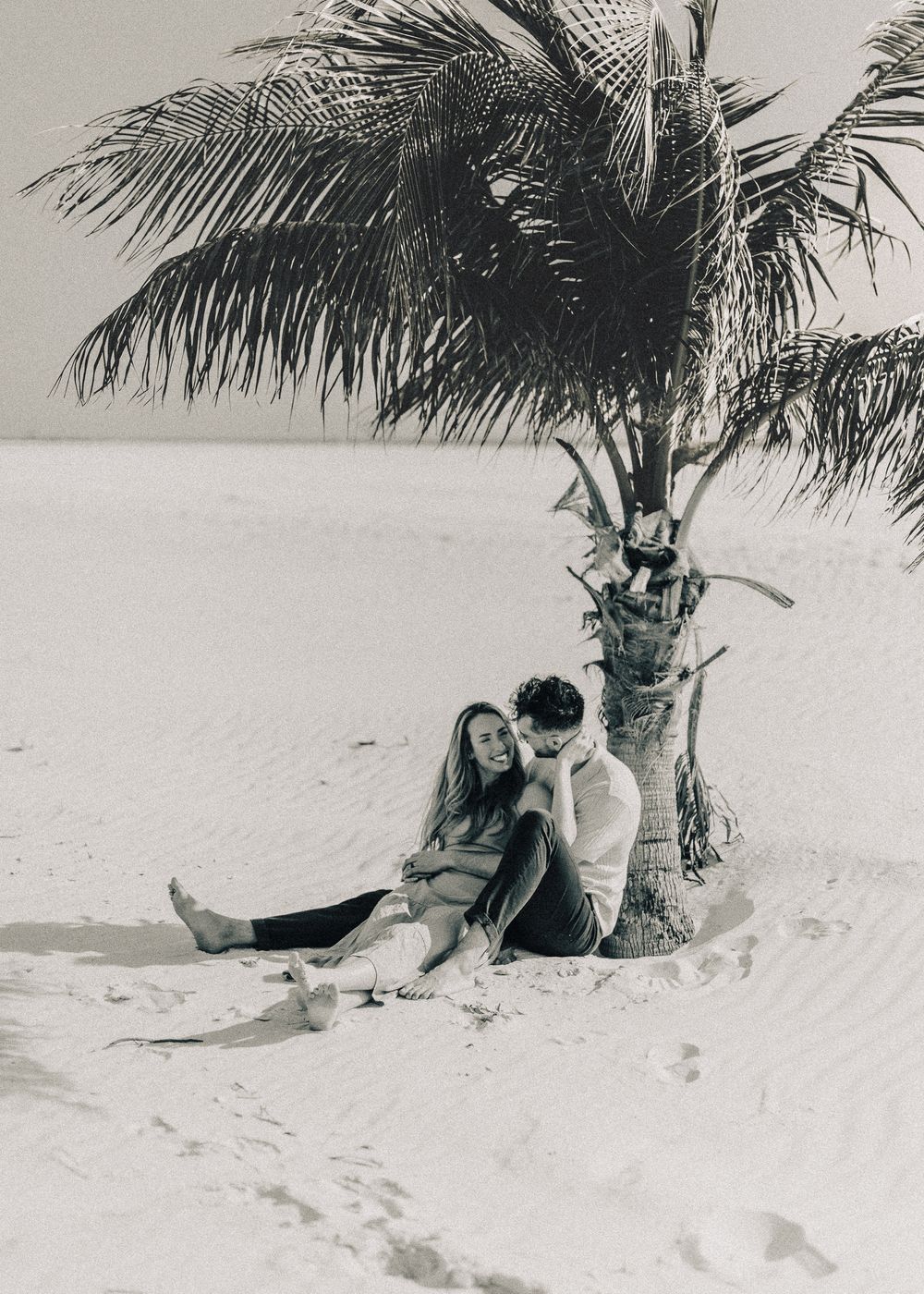 Couples photographer, engagement photographer, sunset photos, photography services, natural portraits. What to wear for couples portraits.