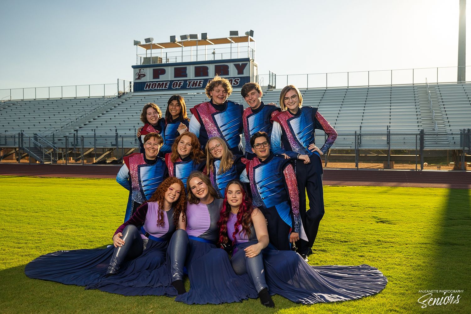 Banner team Pictures Phoenix Arizona by Anjeanette Photography Graduation High School Seniors AZ booster media da