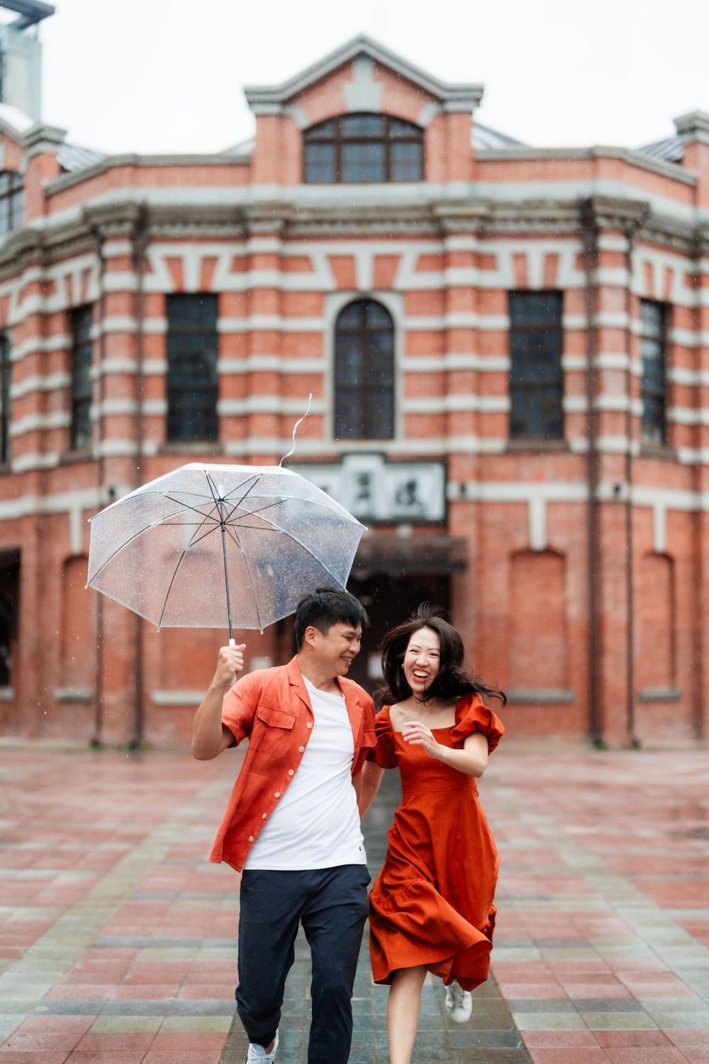 a couple and the red house in Ximending