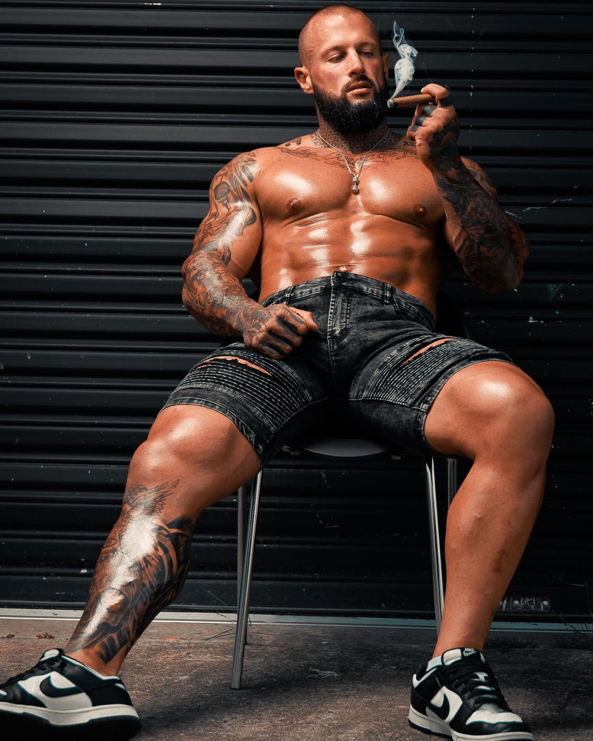 Fitness photography, in studio or outdoor , with pro lighting