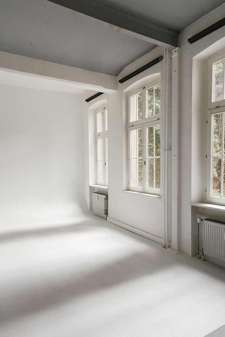 Fotostudio Frankfurt Bockenheim. Professionelle Studiofotografie. Hohlkehle. Französische Fenster. Perfektes Licht. Studio8