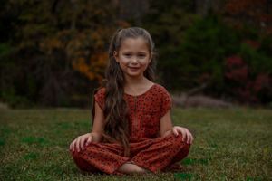 Children’s portraits in Virginia little girl outside