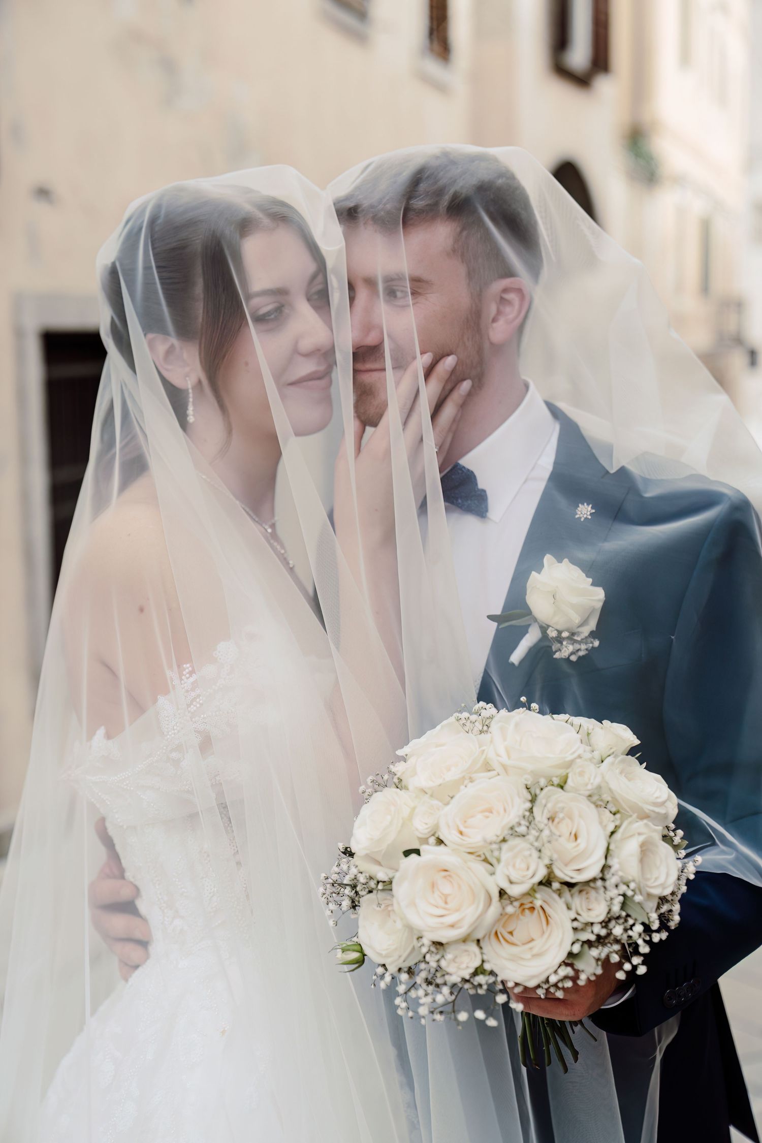 sposi, foto sposi, fotografo matrimonio Artegna, foto matrimonio castello artegna, fotografo matrimonio Udine, foto spontanee sposi