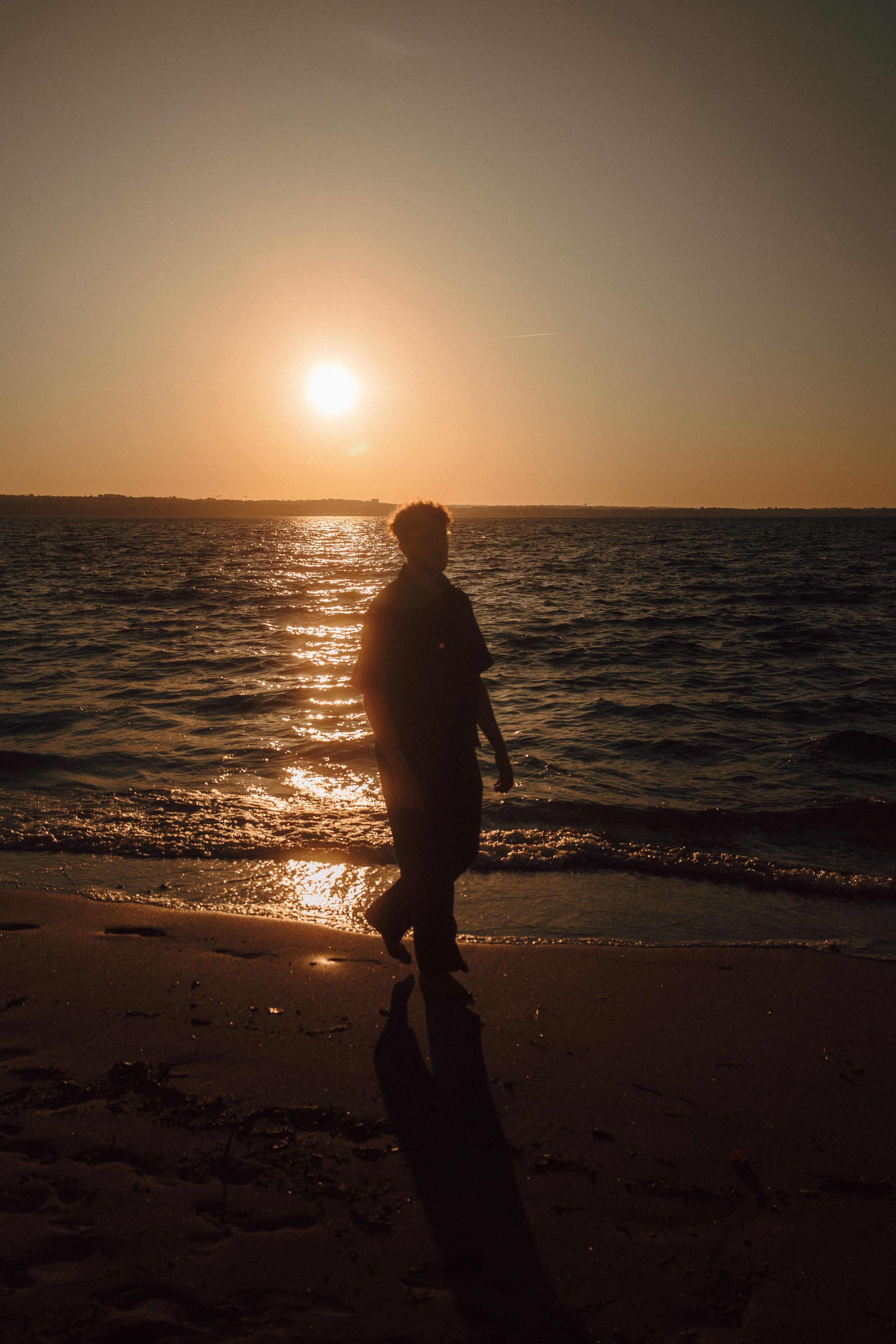 Photographe portrait Lucas Legrand au coucher de soleil