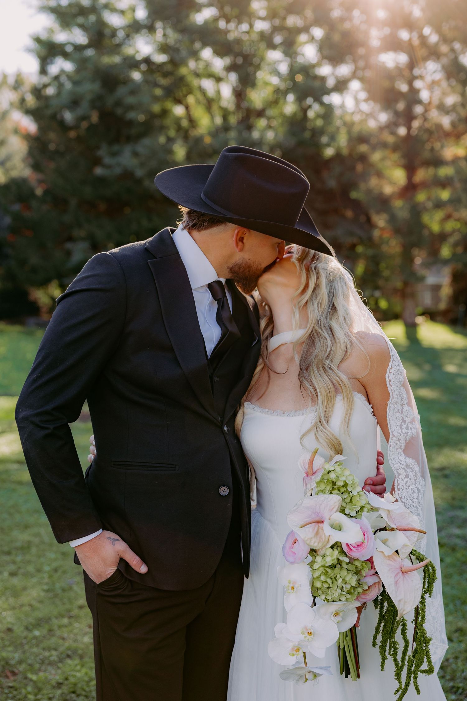 western bridal couple in Wyoming