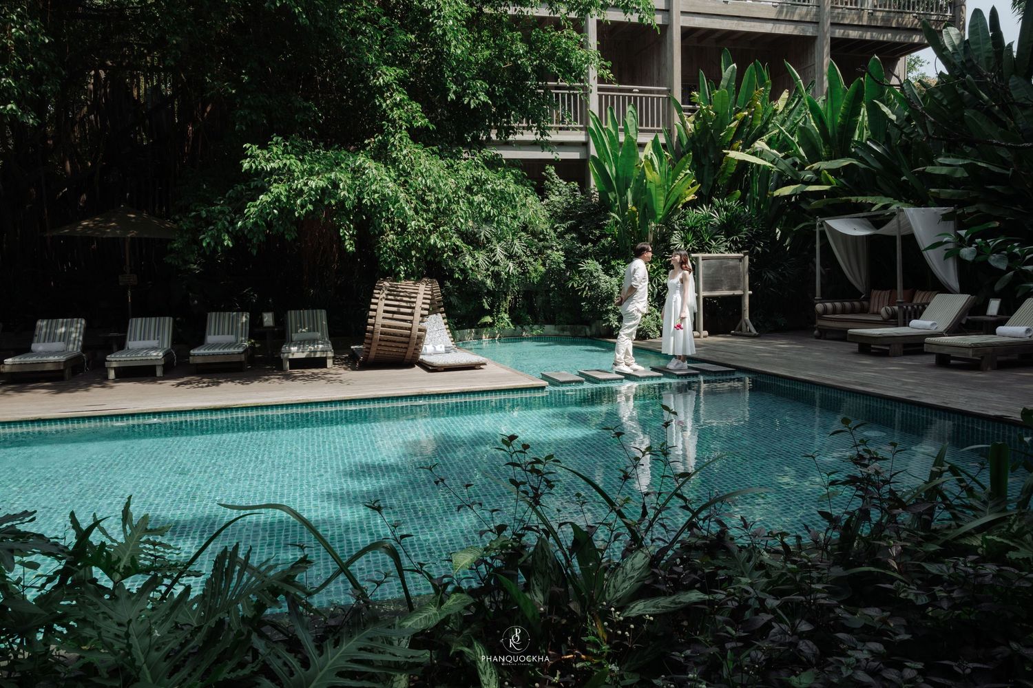 alt="Couple prewedding photoshoot at Elegant gardens"