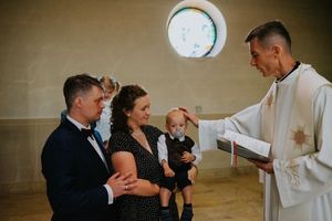 Fotograf chrzest święty Katowice zdjęcia chrzest święty reportaż fotograficzny z chrztu zdjęcia chrzest Katowice fotograf rodzinny Śląsk