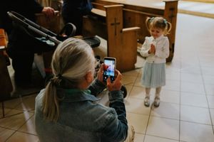 Fotograf chrzest święty Katowice zdjęcia chrzest święty reportaż fotograficzny z chrztu zdjęcia chrzest Katowice fotograf rodzinny Śląsk