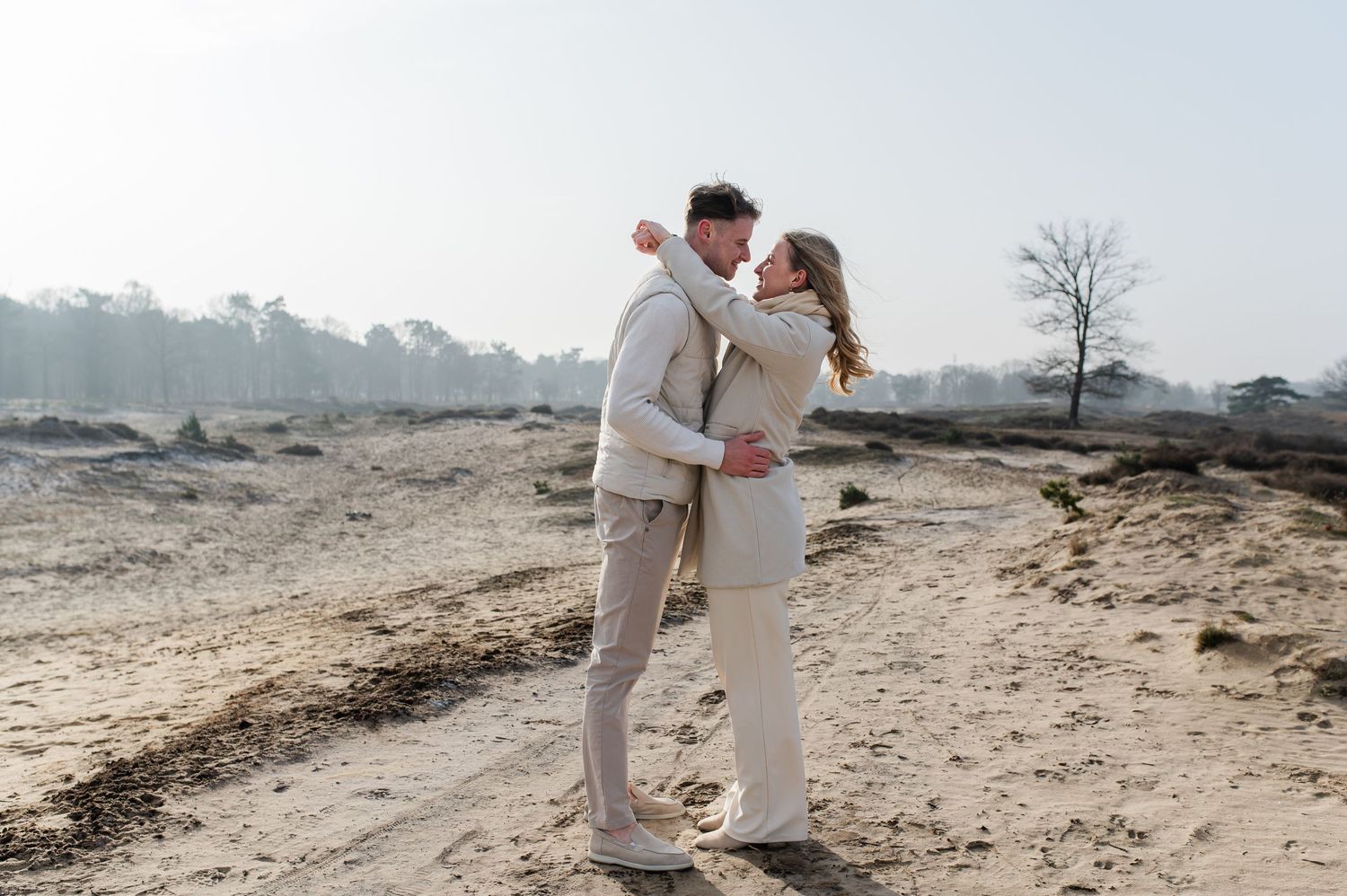 pre-weddingshoot gefotografeerd door christelijke trouwfotograaf Huizen