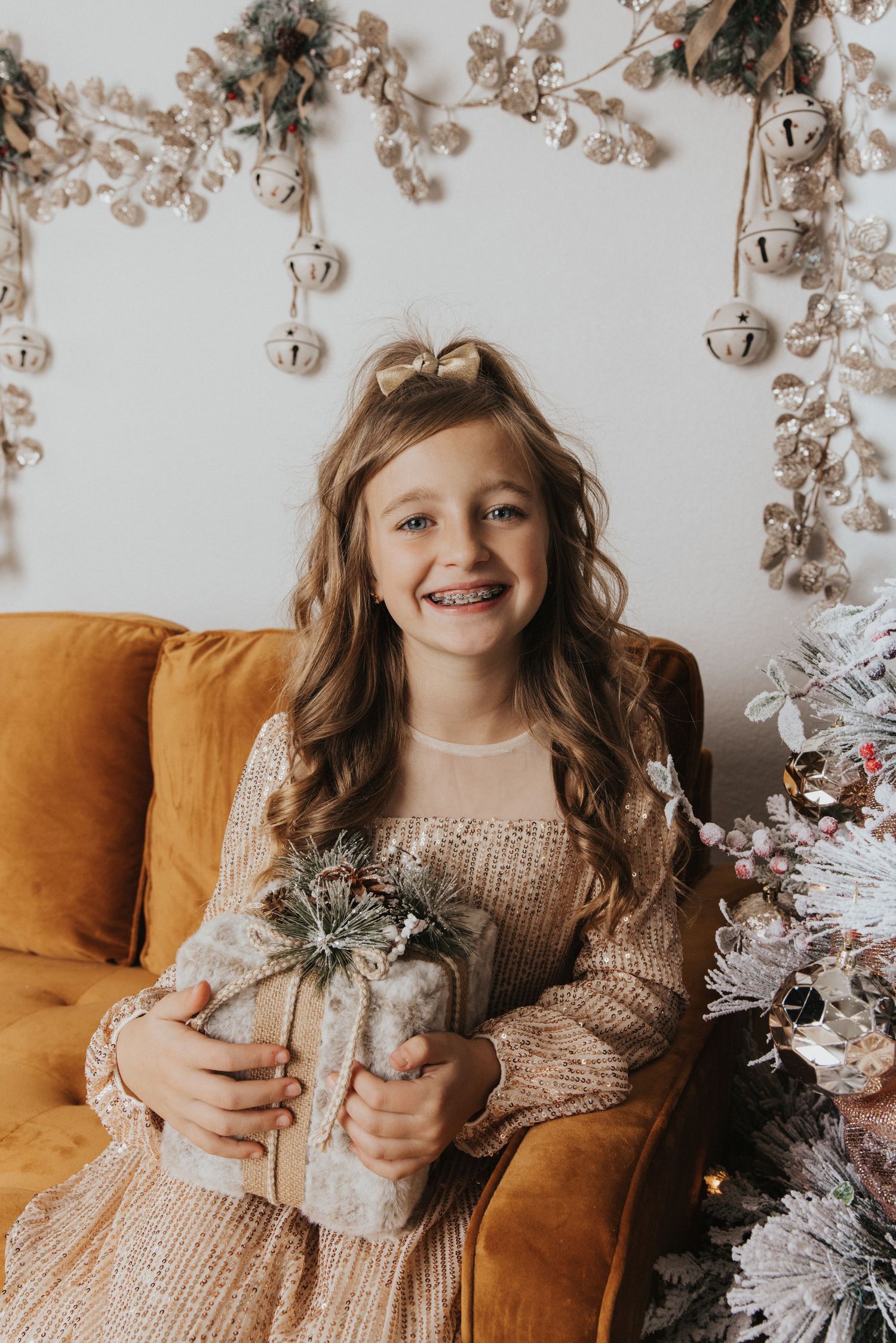 holiday photo session, holiday portraits, holiday mini session, cute holiday sets, christmas cards, christmas photo shoot, holiday cards