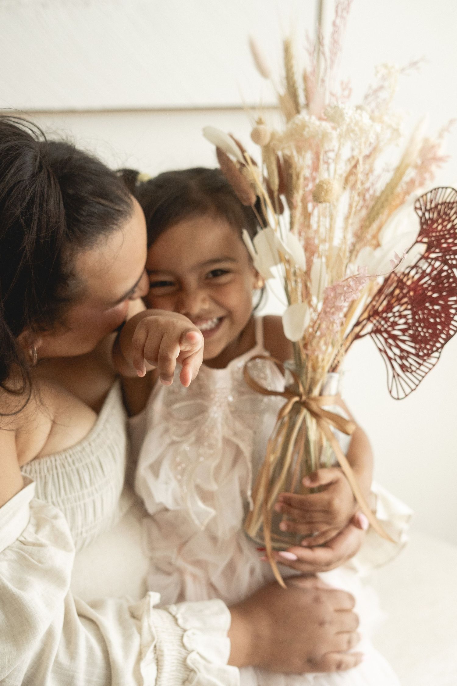 Best maternity photographer in Narre Warren giving you a relaxed photography experience. Focusing on love and real moments in Narre Warren.