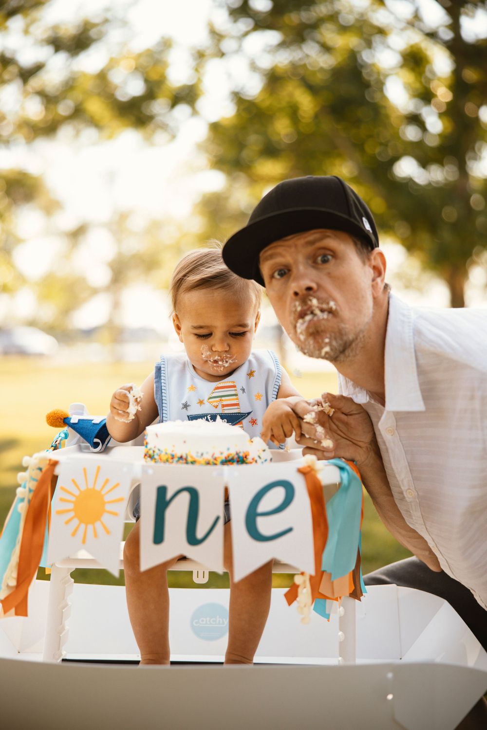 babys 1st birthday photograph