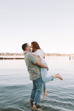 Engagement photos in Bellingham- Bellingham Engagement Photographer- Affordable Engagement Photos- Engagement Photographer near me