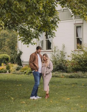 Maternity photography near me-Bump photos near me- Bellingham maternity photos- Bellingham maternity photographer-Maternity Photos near me