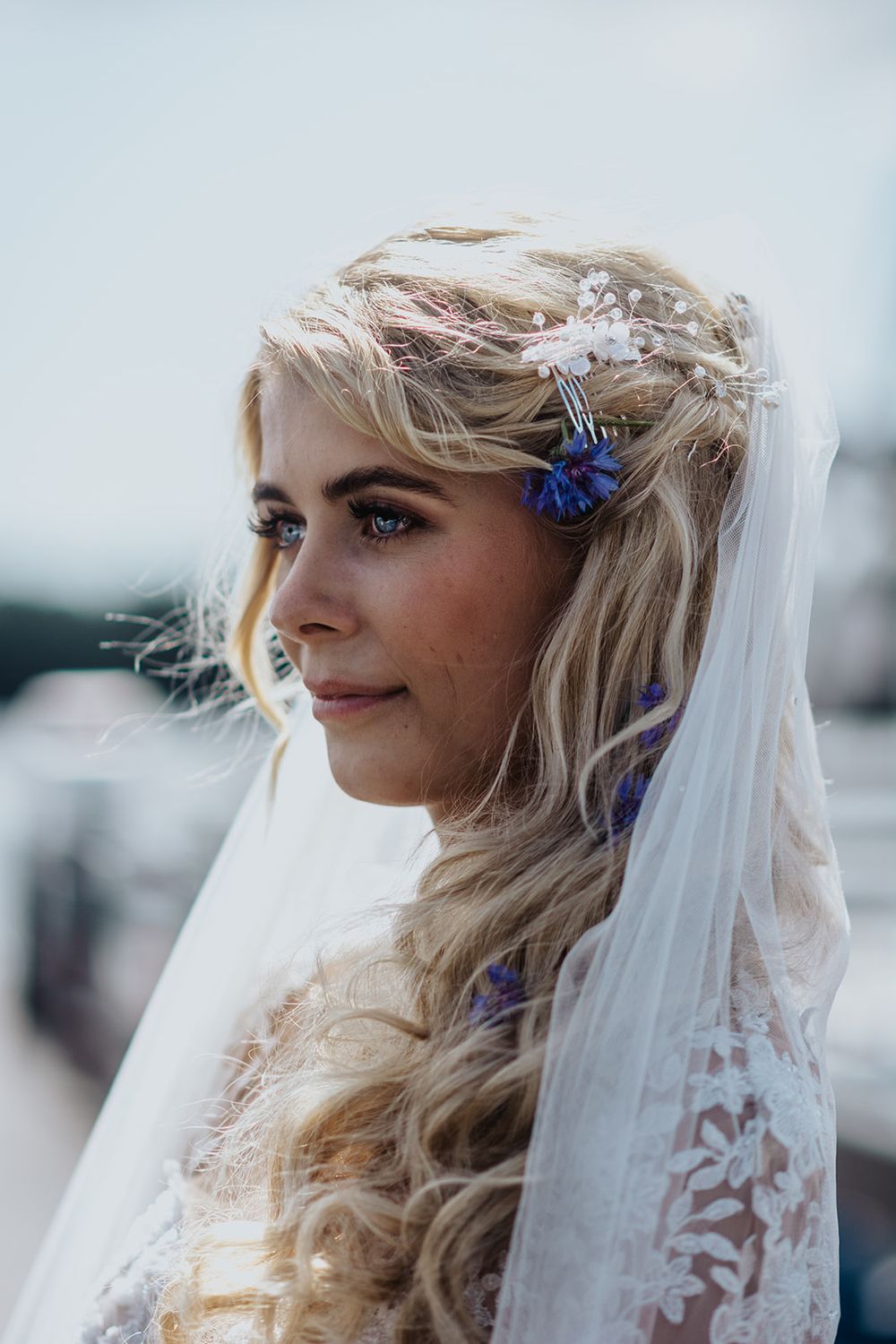 Smukke Daniella med de vilde blå øjne