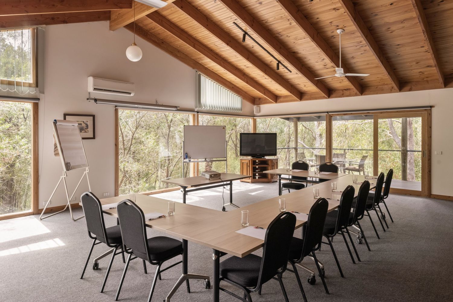 Yarra Valley Estate hotel room and conference facility photography - accommodation photography Melbourne