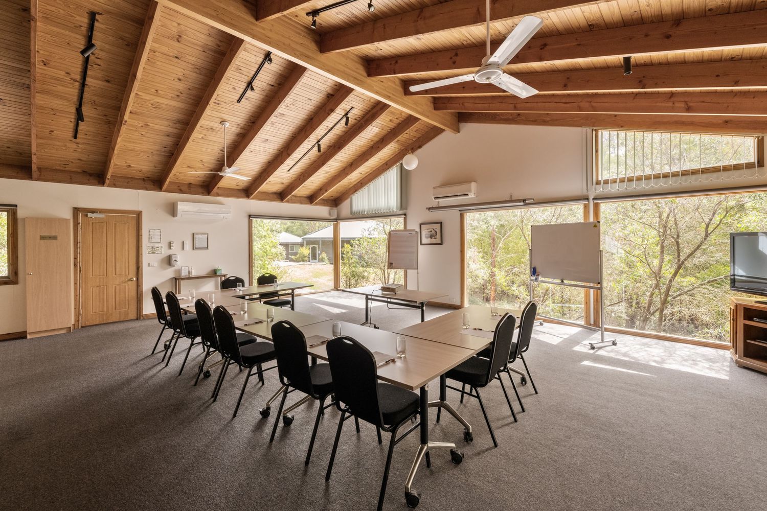 Yarra Valley Estate hotel room and conference facility photography - accommodation photography Melbourne