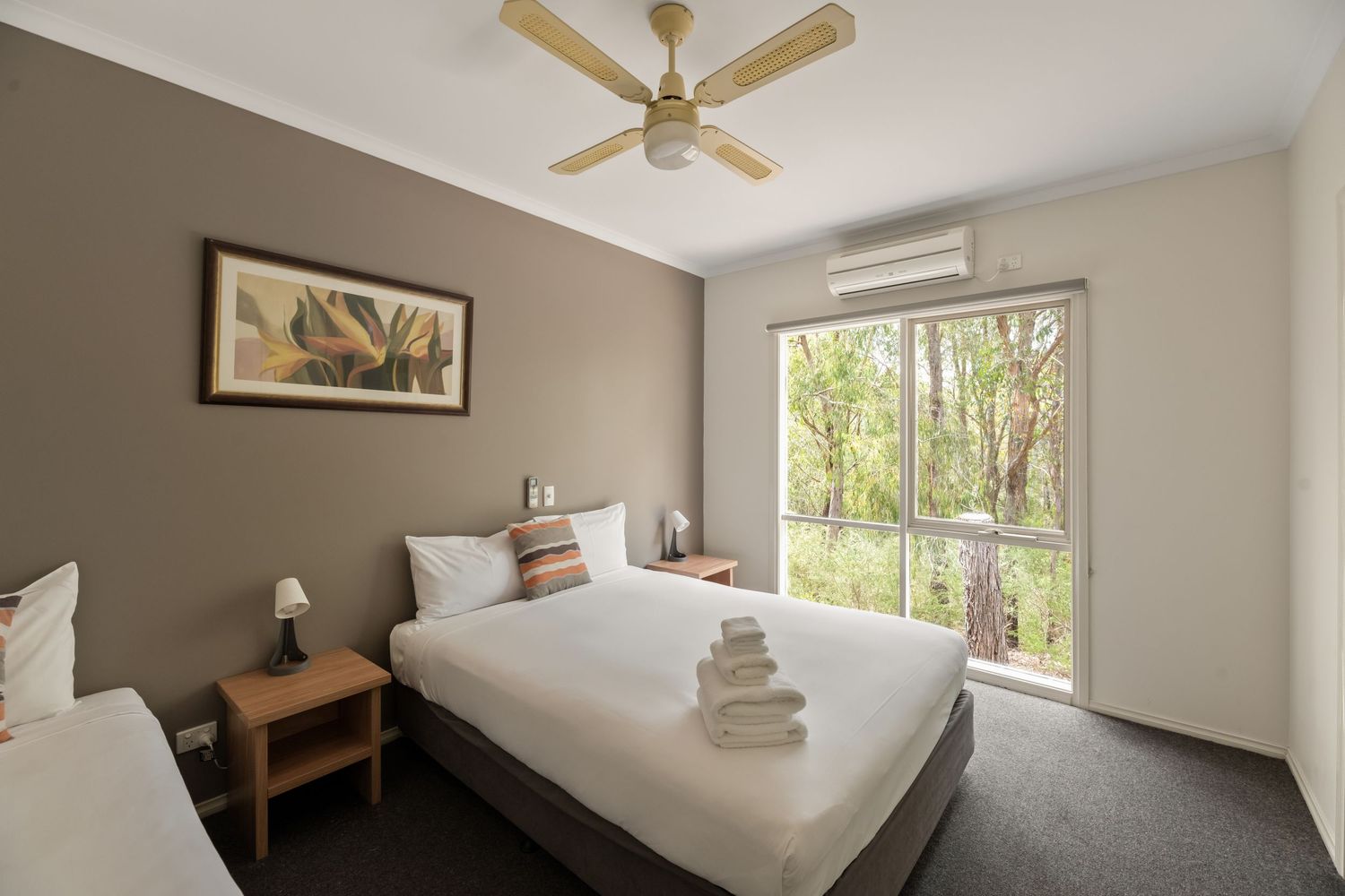 Yarra Valley Estate hotel room and conference facility photography - accommodation photography Melbourne