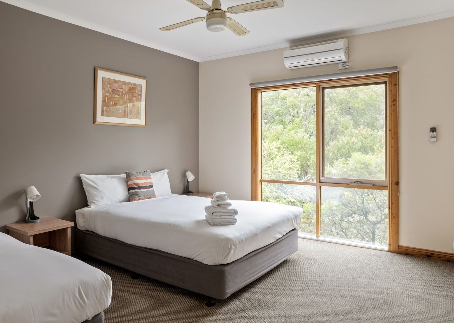 Yarra Valley Estate hotel room and conference facility photography - accommodation photography Melbourne