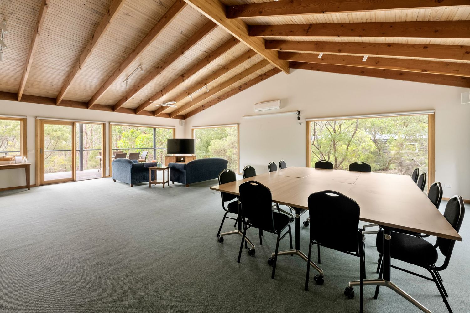 Yarra Valley Estate hotel room and conference facility photography - accommodation photography Melbourne