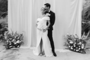 Motion blur trendy wedding portrait.
Tulum, near akumal, wedding pictures.