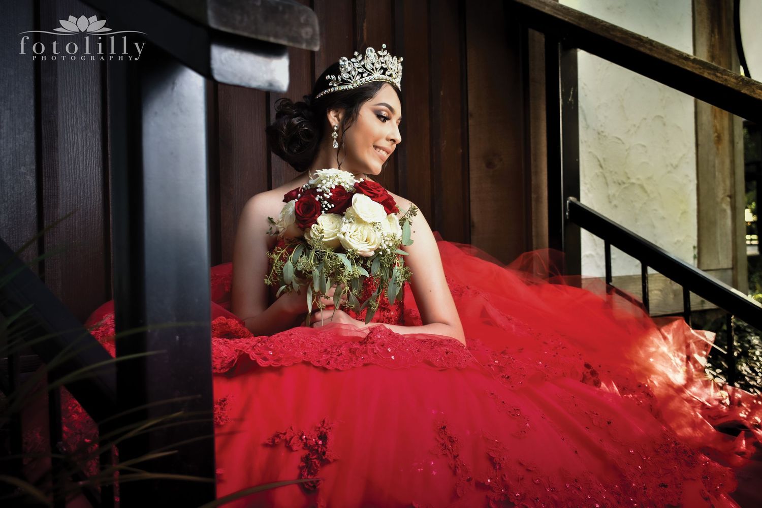 Smart quince planning AI chatbot from Fotolilly Photography guiding quinceañera families through timelines and budgeting questions