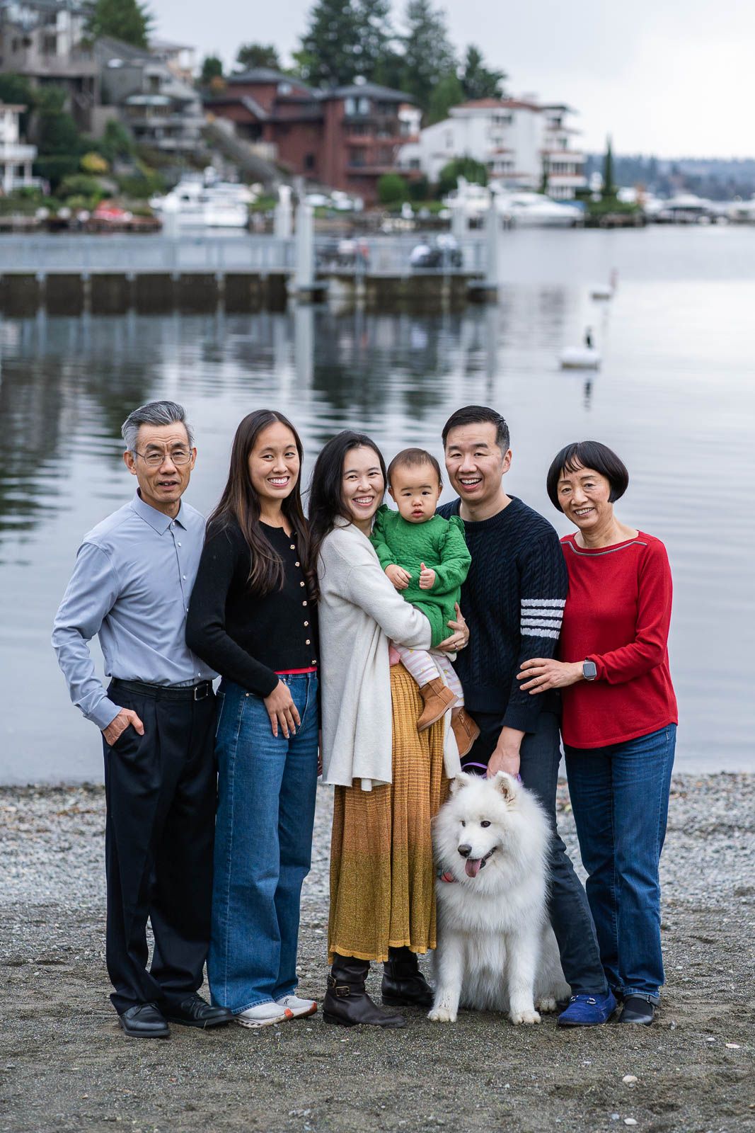 Extended family photo at the Bellevue beach.