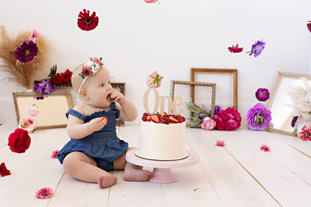 First birthday cake smash photographer in Wisconsin, studio in Watertown WI serving Dodge County Jefferson County and Waukesha County