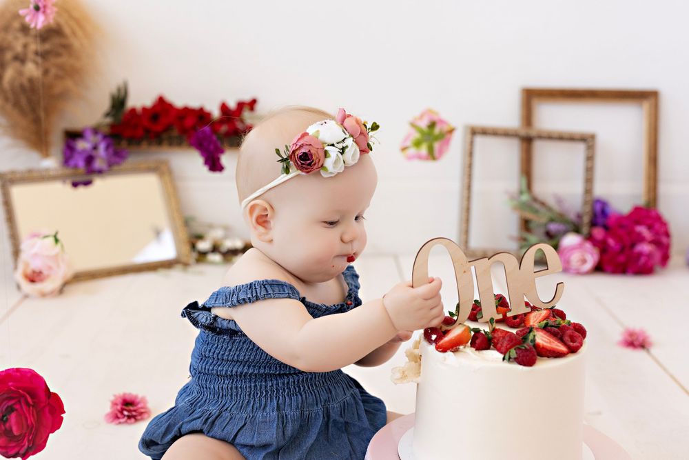 First birthday cake smash photographer in Wisconsin, studio in Watertown WI serving Dodge County Jefferson County and Waukesha County