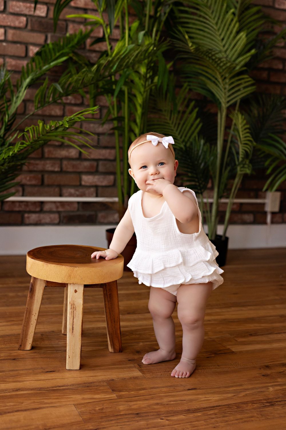 First birthday cake smash photographer in Wisconsin, studio in Watertown WI serving Dodge County Jefferson County and Waukesha County