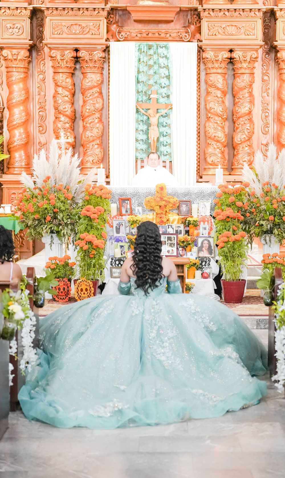 Iglesia Cristo Rey Salinas Quinceañera | Quinceañera Photographer Monterey, CA