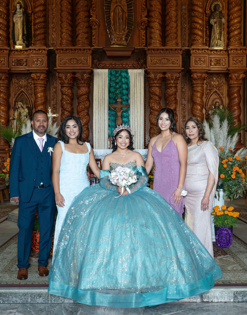 Iglesia Cristo Rey Salinas Quinceañera | Quinceañera Photographer Monterey, CA
