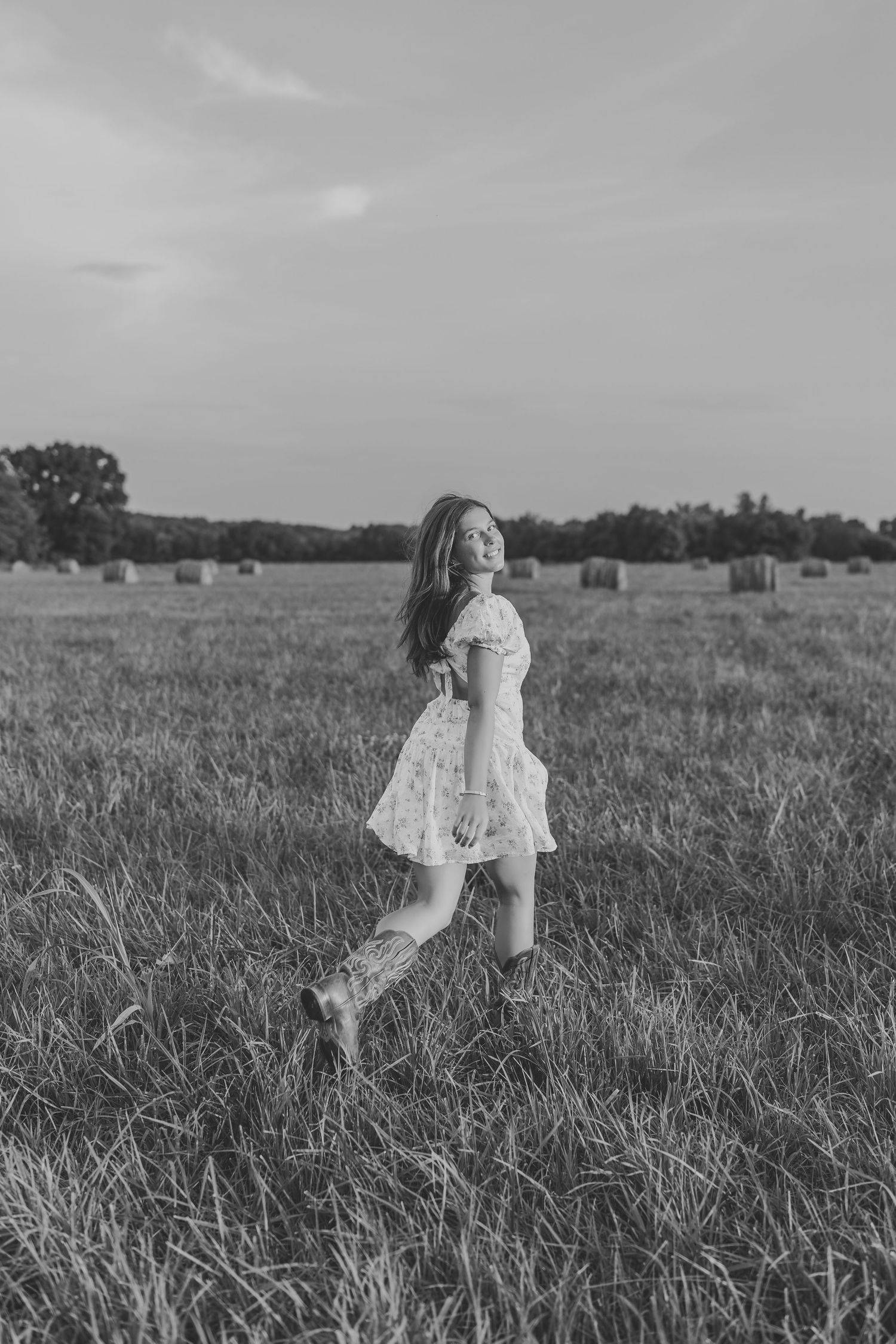 high school senior girl, senior portrait, Washington Missouri, farm field, black and white, girl in white sundress