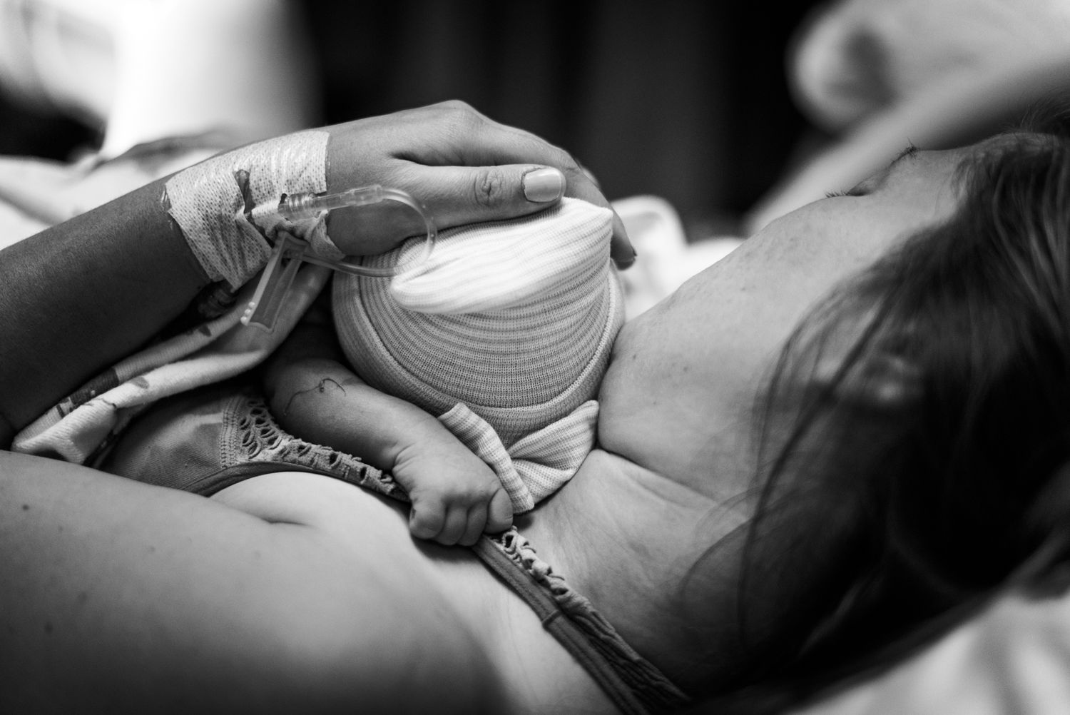 Powerful, emotional birth photography capturing raw moments, love, and strength during one of life’s most meaningful experiences.