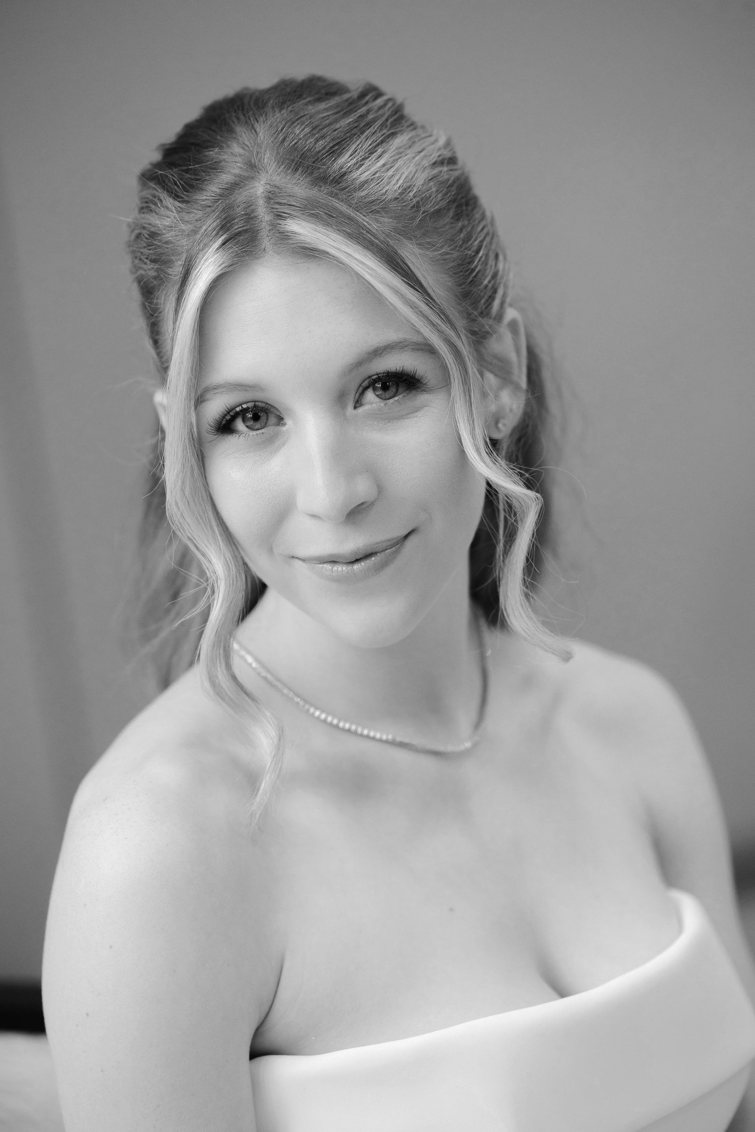 Bride portrait at BallenIsles Country Club in Palm Beach during a wedding photographed by Ohio photographer Tom Forrest.