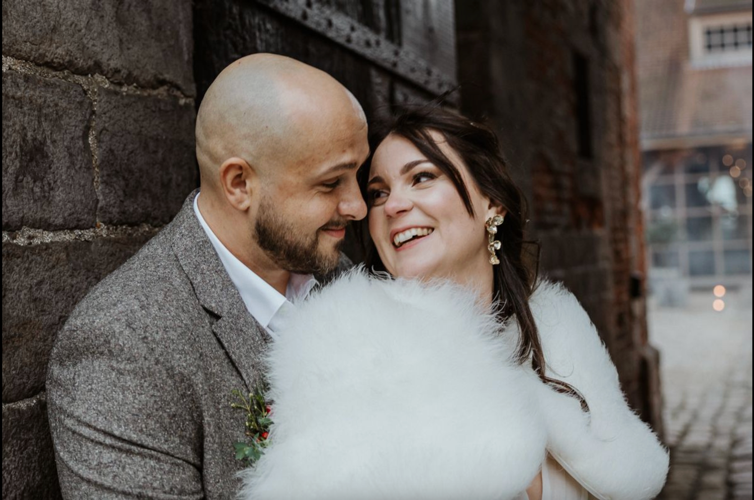 chercher un photographe mariage dans le Nord pres de Lille pour un reportage photo authentique et naturel. Maries a la ferme des templiers.