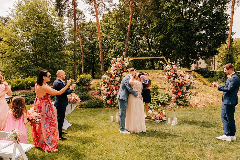 otwock nowy gurewicz wesele hoga studio fotograf slubny slub w plenerze dekoracje na slub przysiega slubna