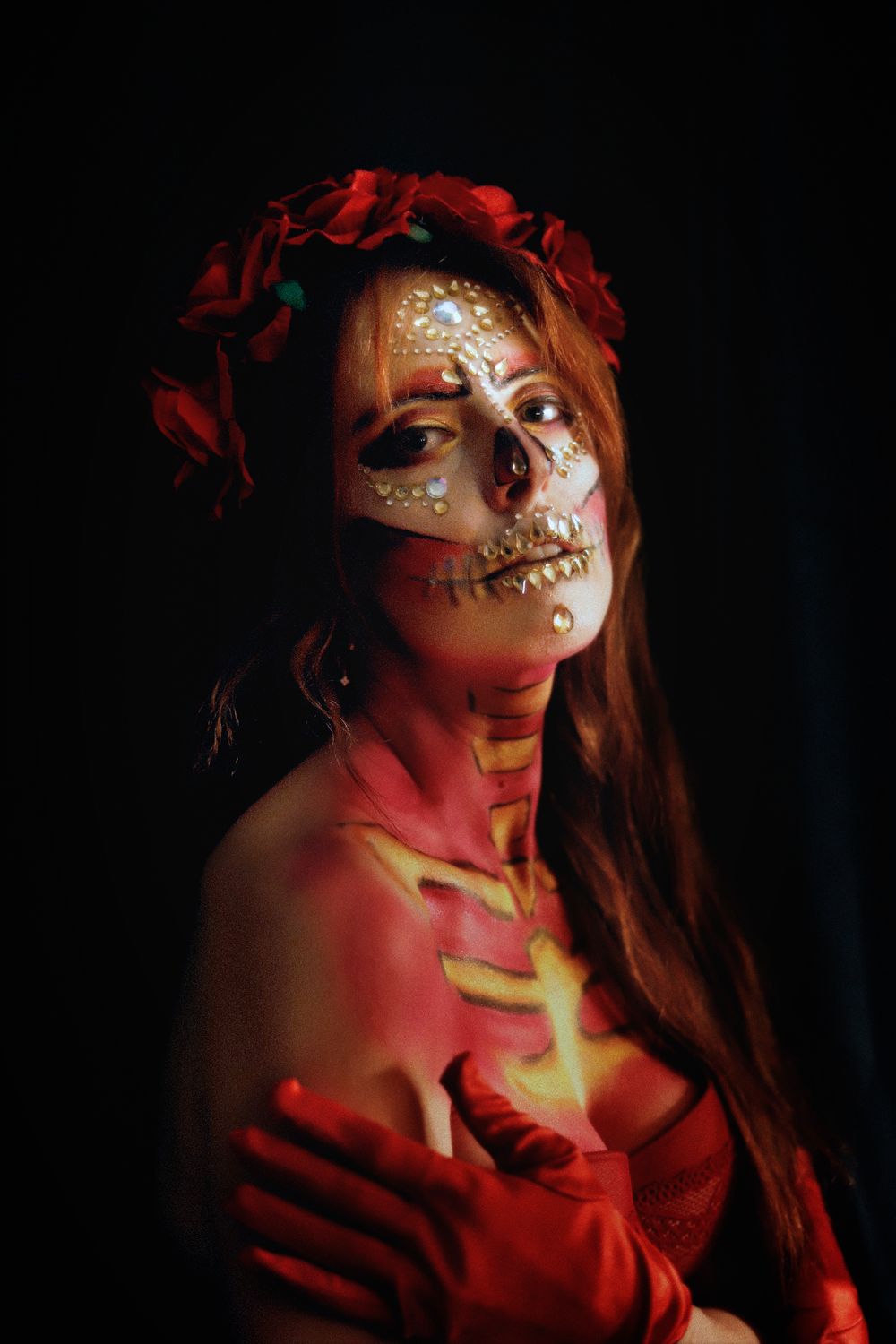 Séance photo par Chaemi Studio, photographe portrait à Montpellier. Shooting créatif pour Halloween inspiré de la Catrina mexicaine.