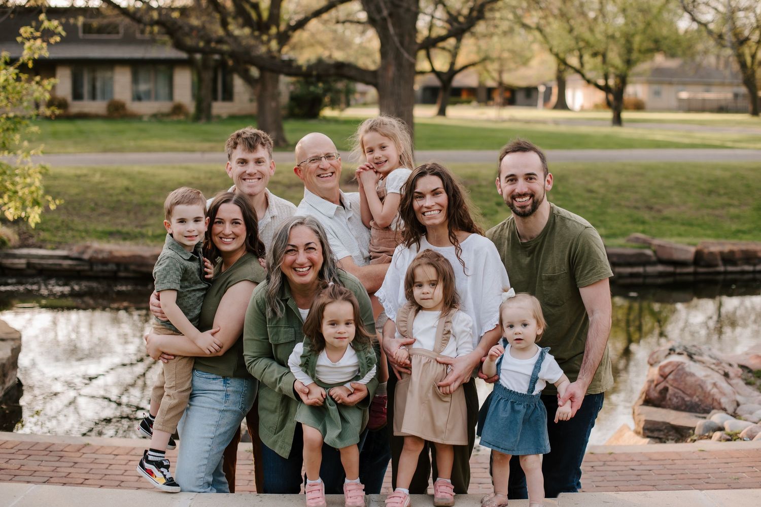 Extended family pictures in Wichita, KS by family photographer Jessica Nadine Photography - Eastborough Park