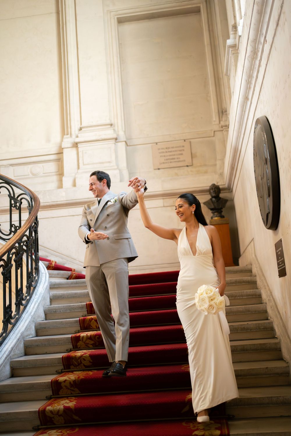 Paris bride walking down mairie 15th arrondisement mairie, mairie du 15eme arrondisement du paris, paris civil wedding, best paris photograp
