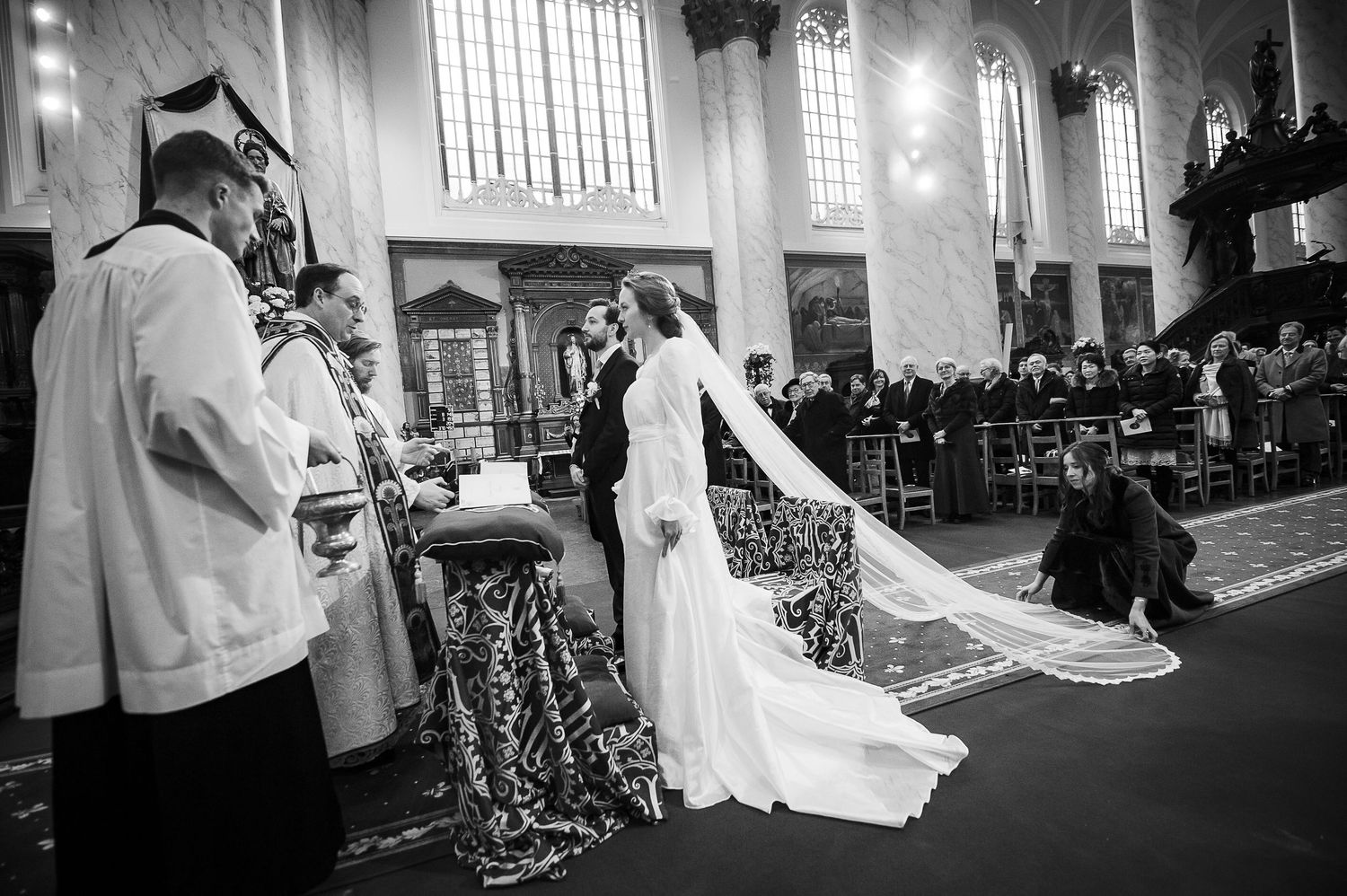 Photo des mariés à l'église mariage à Terblock