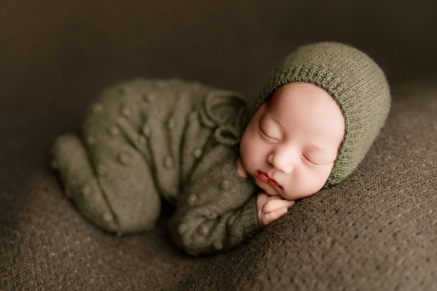 Traveling Newborn Photographer in Fort Wayne Indiana