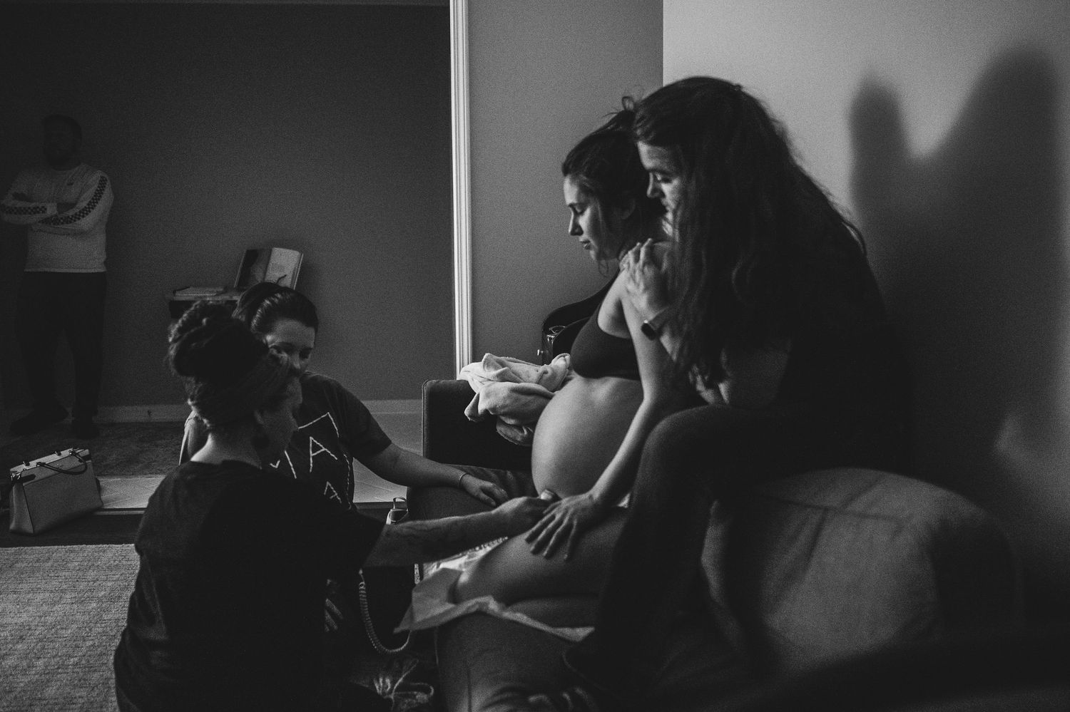 Memphis Family Photographer Lauren Wallis documents a powerful moment of sisterhood and strength.