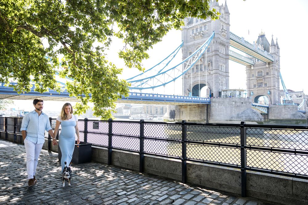 summer photoshoot around Tower of London
