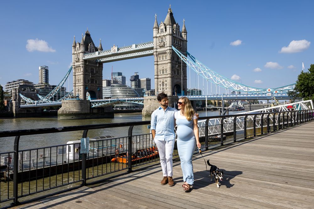 summer photoshoot around tower bridge