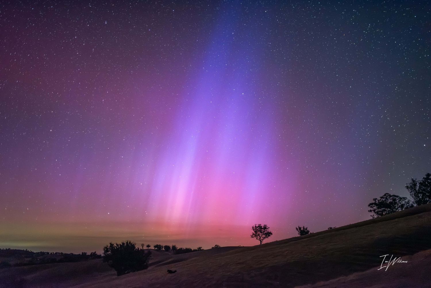 Aurora Australis, Jugiong