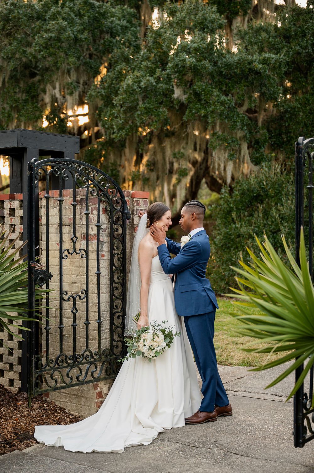 bride and groom brookgreen gardens wedding