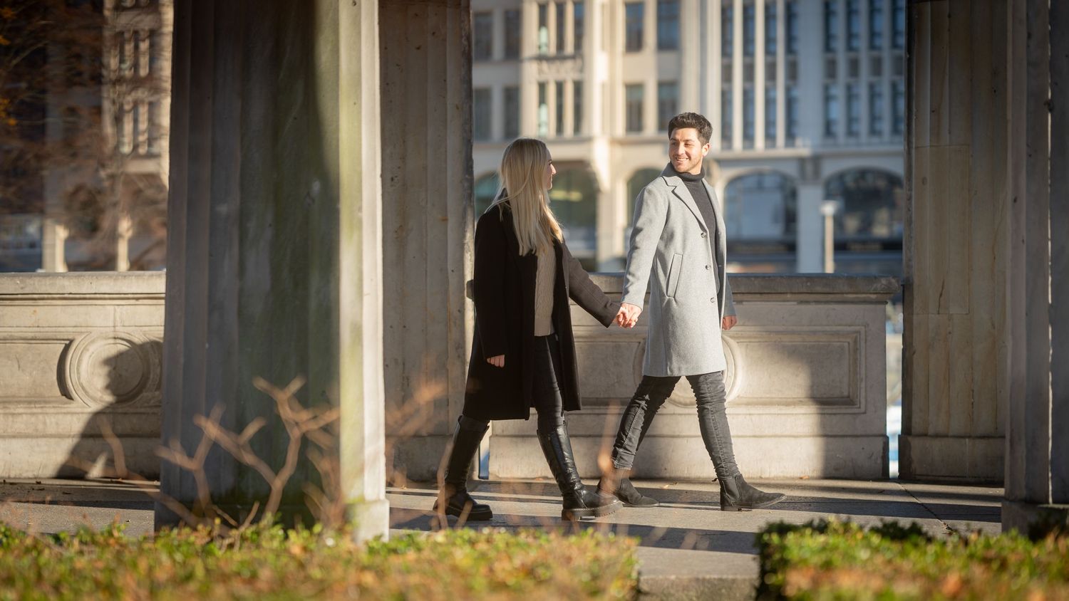 Kennenlern Shooting auf der Museumsinsel in Berlin