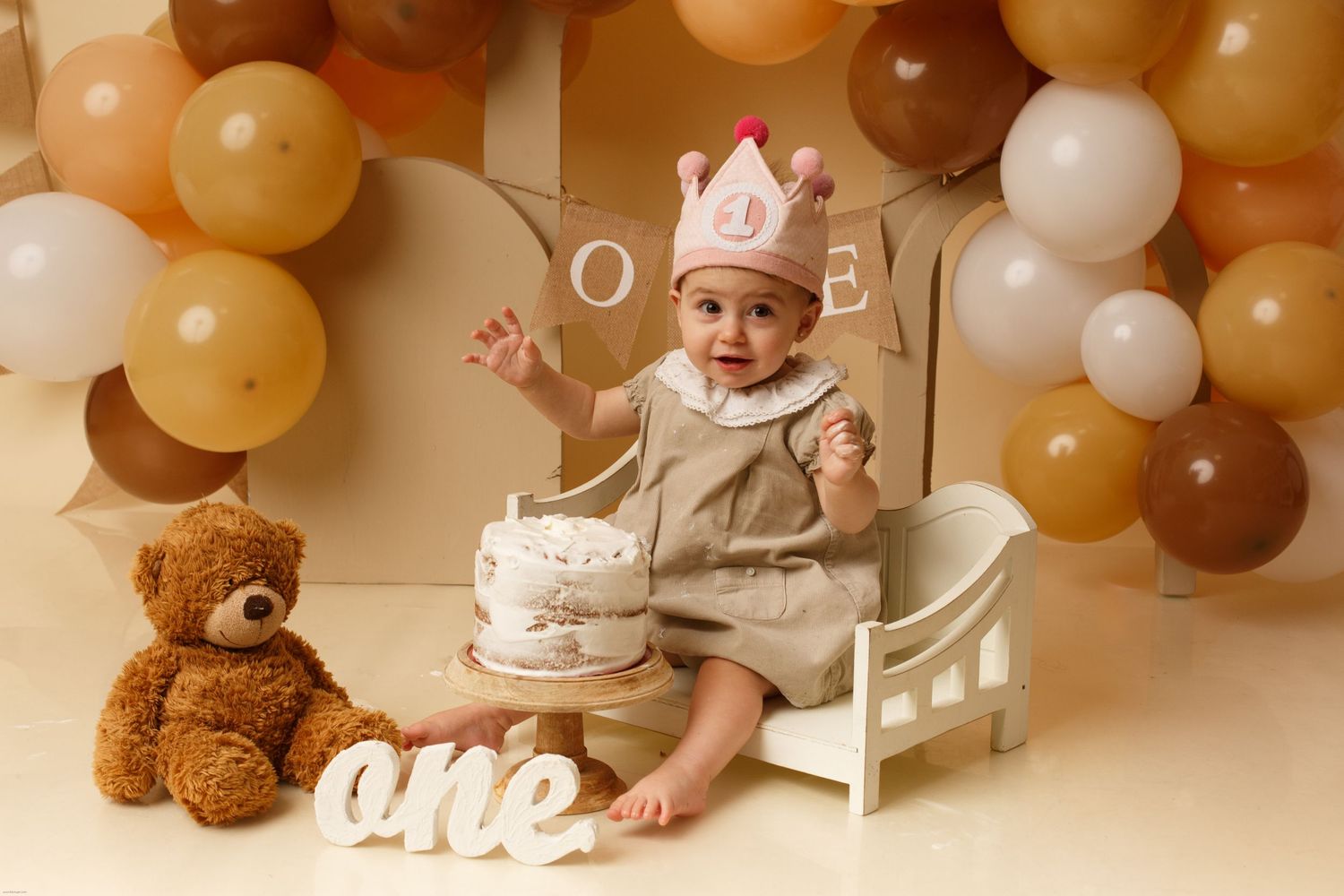 smash cake, fotografía smashcake, fotos de cumpleaños, cumple un añito, su primer añito, fotos de niños en estudio, estudio de fotografía
