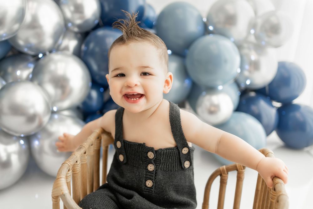 Cake Smash Photographer | Cake Smash | Studio cake smash | Denver photographer | Denver | Colorado | Castle Rock
